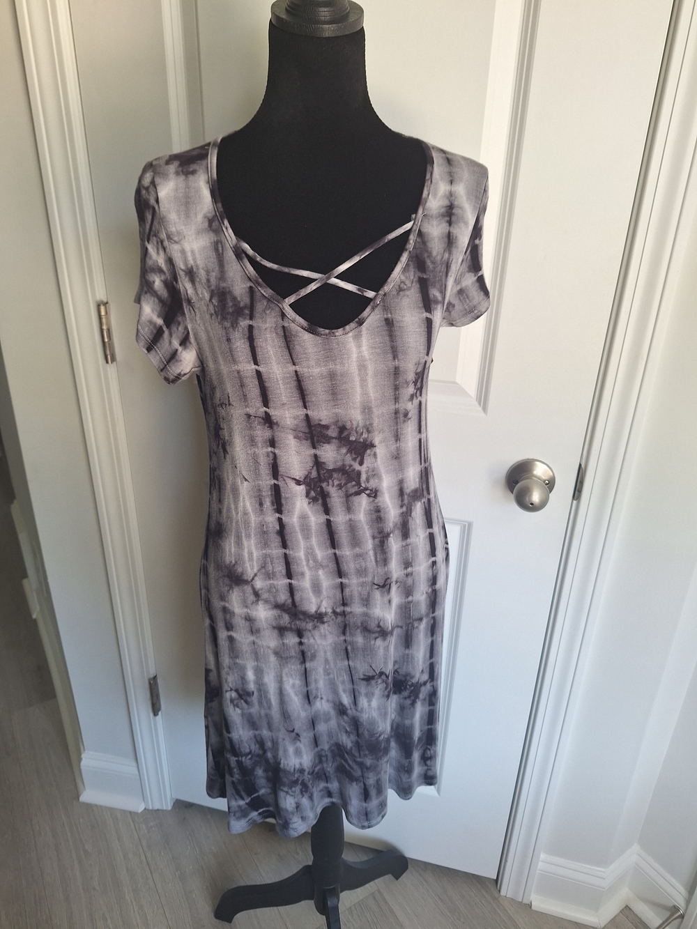Rolla Coster Gray Tie-Dye Crisscross Neck Knit Dress